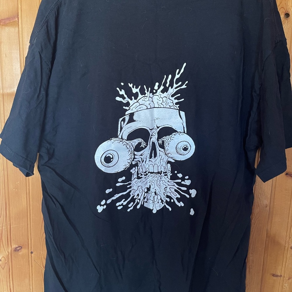 Men’s snowboarding shirt. Tags are tore off 3 of the 4 but are all size XL - Picture 3 of 3
